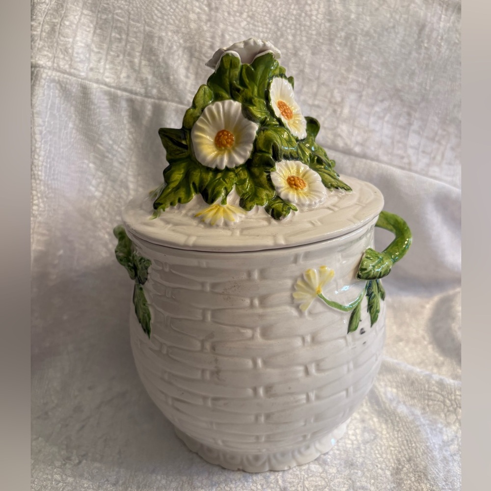 Vintage Daisy Ceramic Cookie Jar